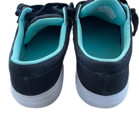 DC The skateboard sneaker, size women’s 11, mens 9. Excellent condition. - Picture 4 of 5